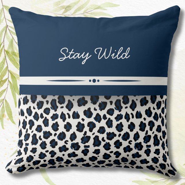 Almohada de acento azul de la Marina de impresión  (Wild Style Animal Print Navy Blue Accent Pillow)