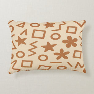 Almohada de acento beige y marrón rojizo