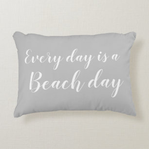 Almohada de acento de arena gris de Beach Day