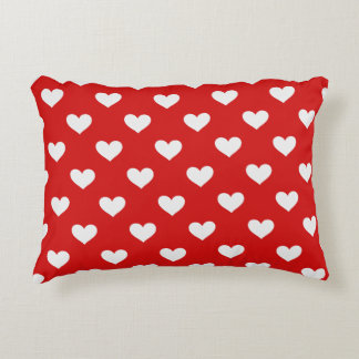 Almohada de acento de corazones de amor rojo del d