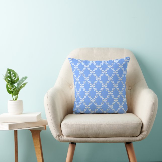 Almohada de acento de damasco blanco y azul de la  (Silla)