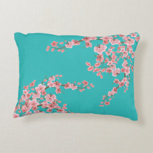 Almohada de acento de flor de cerezo en acuarela
