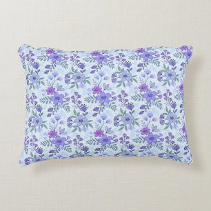 Almohada de acento de las flores de color morado