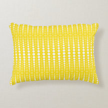 Almohada de acento de lunares amarillos y blancos