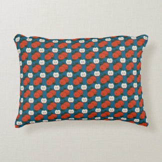 Almohada de acento de manzana roja | One Owl Artis