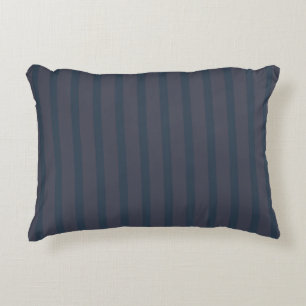 Almohada de acento de rayas ciruela y azul marino 