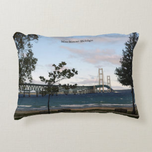 almohada de acento del puente Mackinac
