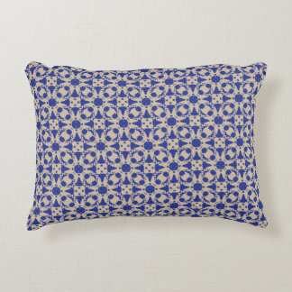 Almohada de acento geométrico con blossom azul