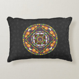 Almohada de acento mandala de trucos y golosinas
