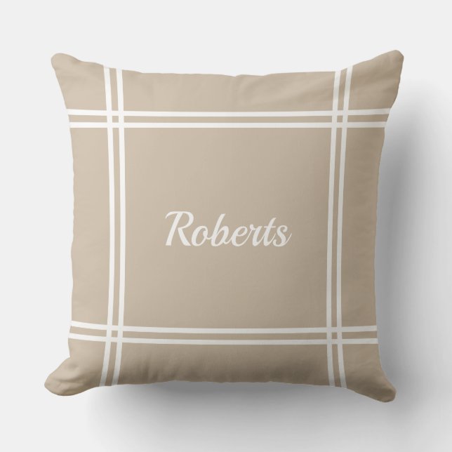 Almohada de acento marrón claro monogramada (Anverso)