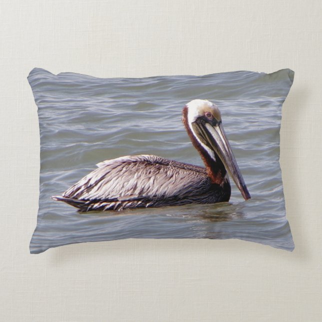 almohada de acento pelícano marrón (Anverso)