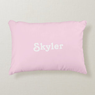 almohada de acento rosa claro con nombre personali
