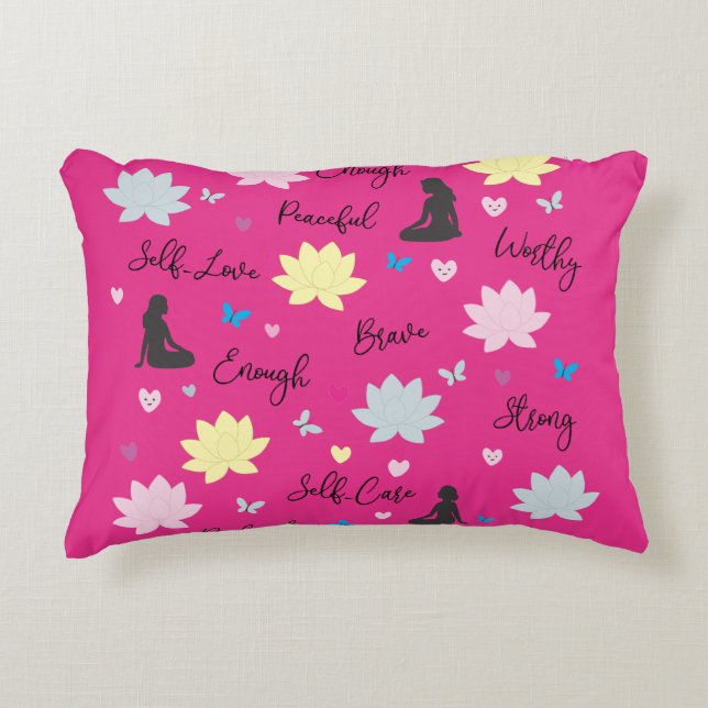 Almohada de acento rosa Lotus Autocuidado y bienes (Anverso)