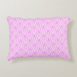 Almohada de acento rosa y blanco Diamonds & Arrows