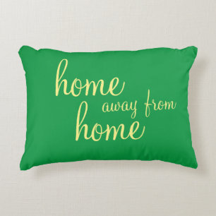 almohada de acento verde bonito "hogar lejos de ca