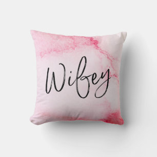 almohada de acuarela rosa con letras picantes y ca