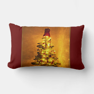 Almohada de árbol de Navidad en burgundy vintage y