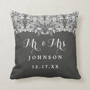 Almohada de boda Sr. y Sra. con encaje de pizarra