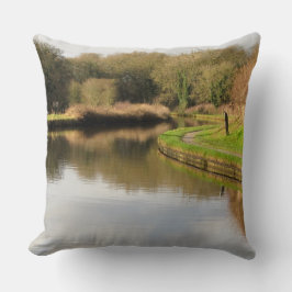 Almohada de canal de Inglaterra en inglés estanque