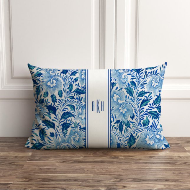Almohada de Chinoiserie azul y blanca monogramada (Subido por el creador)