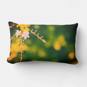 Almohada De Cojín Flores Pálidas Fondo Verde