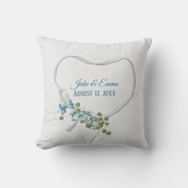 Almohada de corazón con cinta de raso y fecha de b