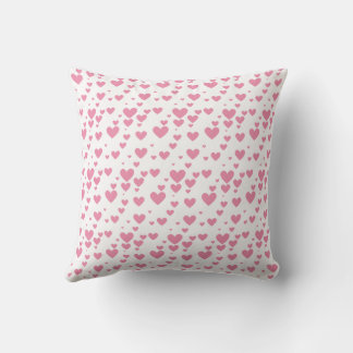 almohada de corazones rosados adorables