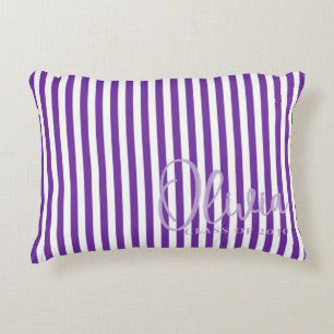 Almohada de dormitorio con franja morada personali