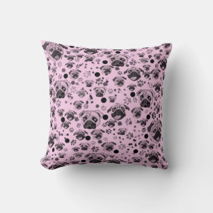 Almohada de estampado de pug rosa
