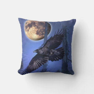 Almohada de fantasía de cuervo y luna
