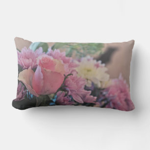 Almohada de flores de rosa púrpura rosa pálido pas