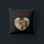 Almohada de foto personalizada de buenos días y bu<br><div class="desc">Comienza y termina cada día con amor ❤️ Esta almohada personalizable de dos lados es el regalo romántico perfecto. Agrega tus propias fotos dentro del marco en forma de corazón: un lado dice Buenos días con tu imagen favorita,  y el otro lado dice Buenas noches con otro recuerdo.</div>