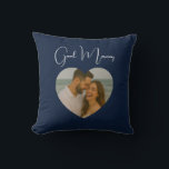 Almohada de foto personalizada de buenos días y bu<br><div class="desc">Comienza y termina cada día con amor ❤️ Esta almohada personalizable de dos lados es el regalo romántico perfecto. Agrega tus propias fotos dentro del marco en forma de corazón: un lado dice Buenos días con tu imagen favorita,  y el otro lado dice Buenas noches con otro recuerdo.</div>