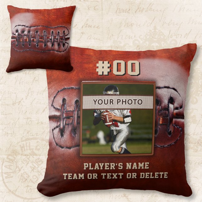 Almohada de fútbol personalizada con foto del juga (Personalized Football Pillow. Man cave football decor. Football senior gifts. Football team gifts.)