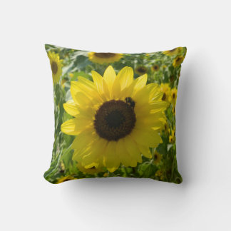 Almohada de girasoles (con abeja) fresca