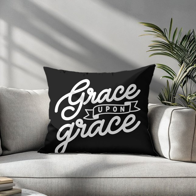 Almohada de gracia cristiana negra sobre gracia (Subido por el creador)
