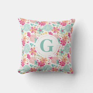 Almohada de guardería con patrón floral de carta p