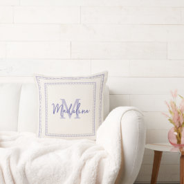 Almohada de guiones de monograma de lavanda de bon