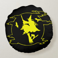 Almohada de Halloween de bruja de cráneos negros y