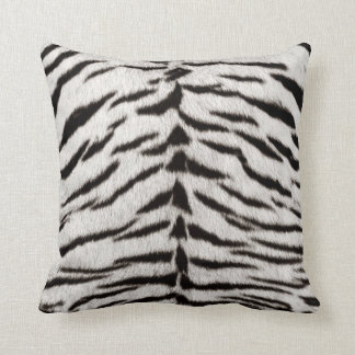 almohada de impresión en piel de tigre blanco