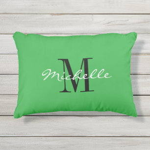Almohada de jardín verde con monograma de nombre e