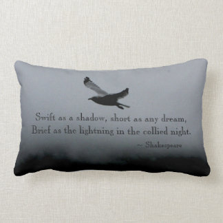 Almohada de la cita de la gaviota
