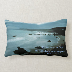 Almohada de la escritura del 4:8 de James