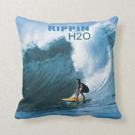 Almohada de la persona que practica surf