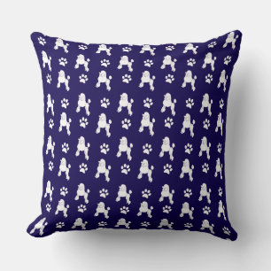 Almohada de lanzamiento de caniche lindo