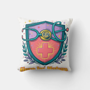 Almohada de lanzamiento de enfermera titulada "Hér