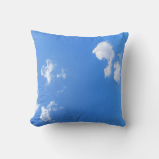 Almohada de lanzamiento de foto de nubes de cielo