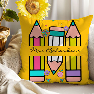 Almohada de lanzamiento de nombre de lápiz de colo