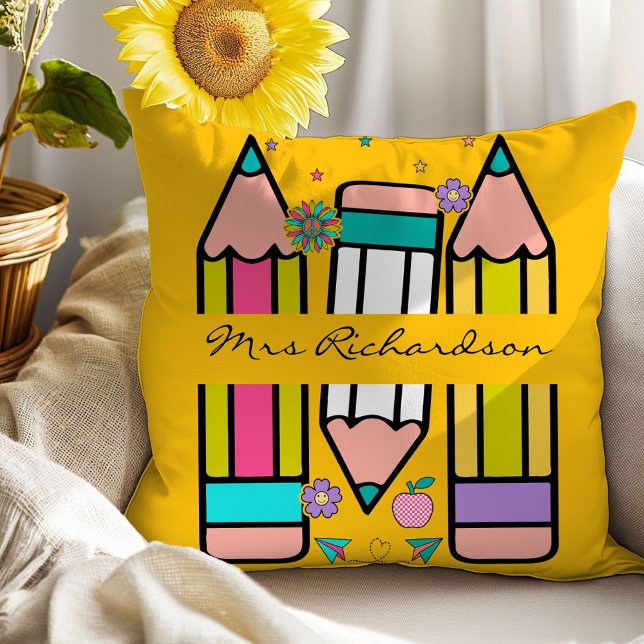 Almohada de lanzamiento de nombre de lápiz de colo (Subido por el creador)