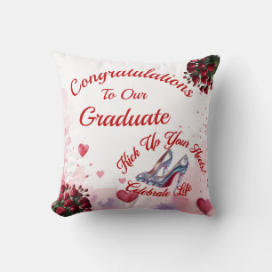 Almohada de lanzamiento de rosas y tacones de grad